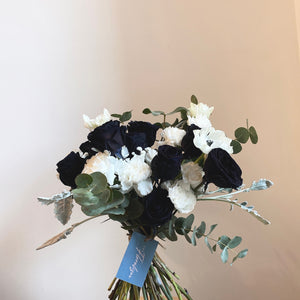 Black Swan bouquet